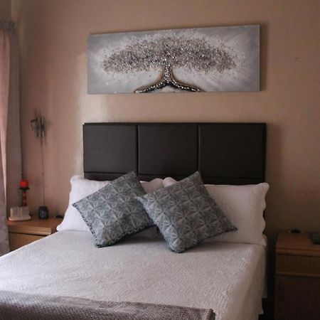 Alternative B&B In The Township Potchefstroom Esterno foto