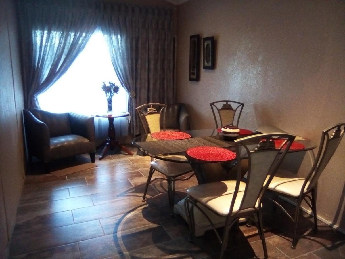 Alternative B&B In The Township Potchefstroom Esterno foto