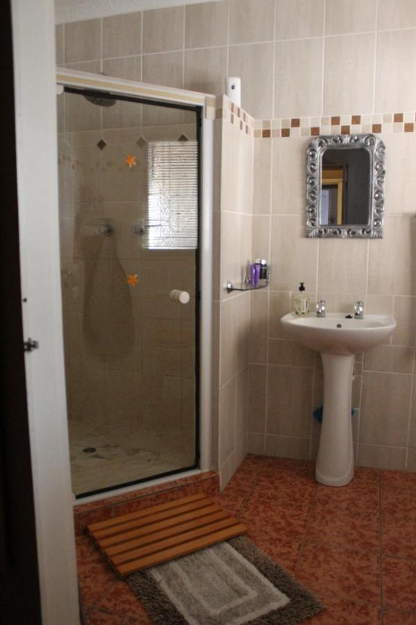 Alternative B&B In The Township Potchefstroom Esterno foto